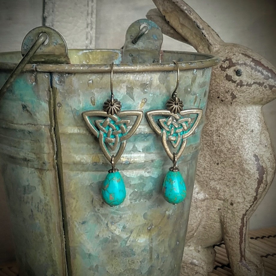 Antique hot sale bronze earrings